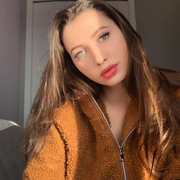 Meet your Posher, Tania - Picture 2 of 6